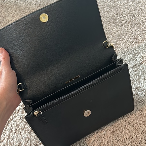 SOLD! Micheal Kor’s Crossbody - Picture 3 of 10